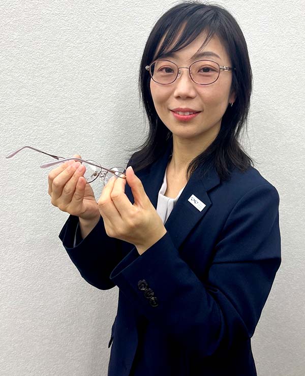 眼鏡作製技能士 資格保有スタッフ紹介 - メガネスーパー