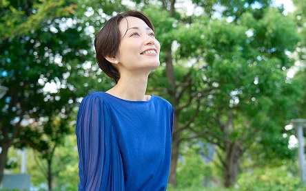 笑顔の女性