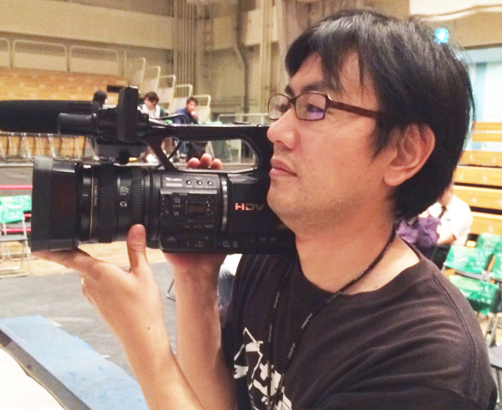 テレビ番組ディレクター 篇 特定業界眼環境事情 メガネスーパー 眼鏡 めがね メガネ コンタクト サングラス 補聴器販売 テレビ番組ディレクター 篇 特定業界眼環境事情 メガネスーパー 眼鏡 めがね メガネ コンタクト サングラス 補聴器販売