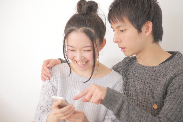パソコンよりもずっと近い距離で凝視する→眼の負担大