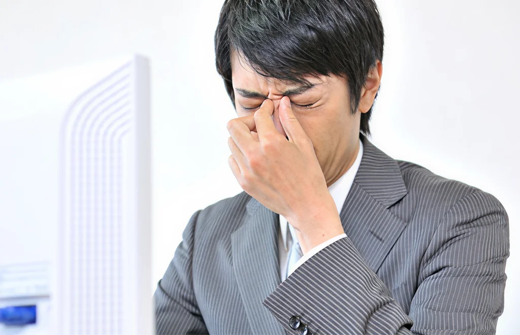 眼科専門医が教える。　ビジネスパーソンに多い疲れ目の原因とは!?